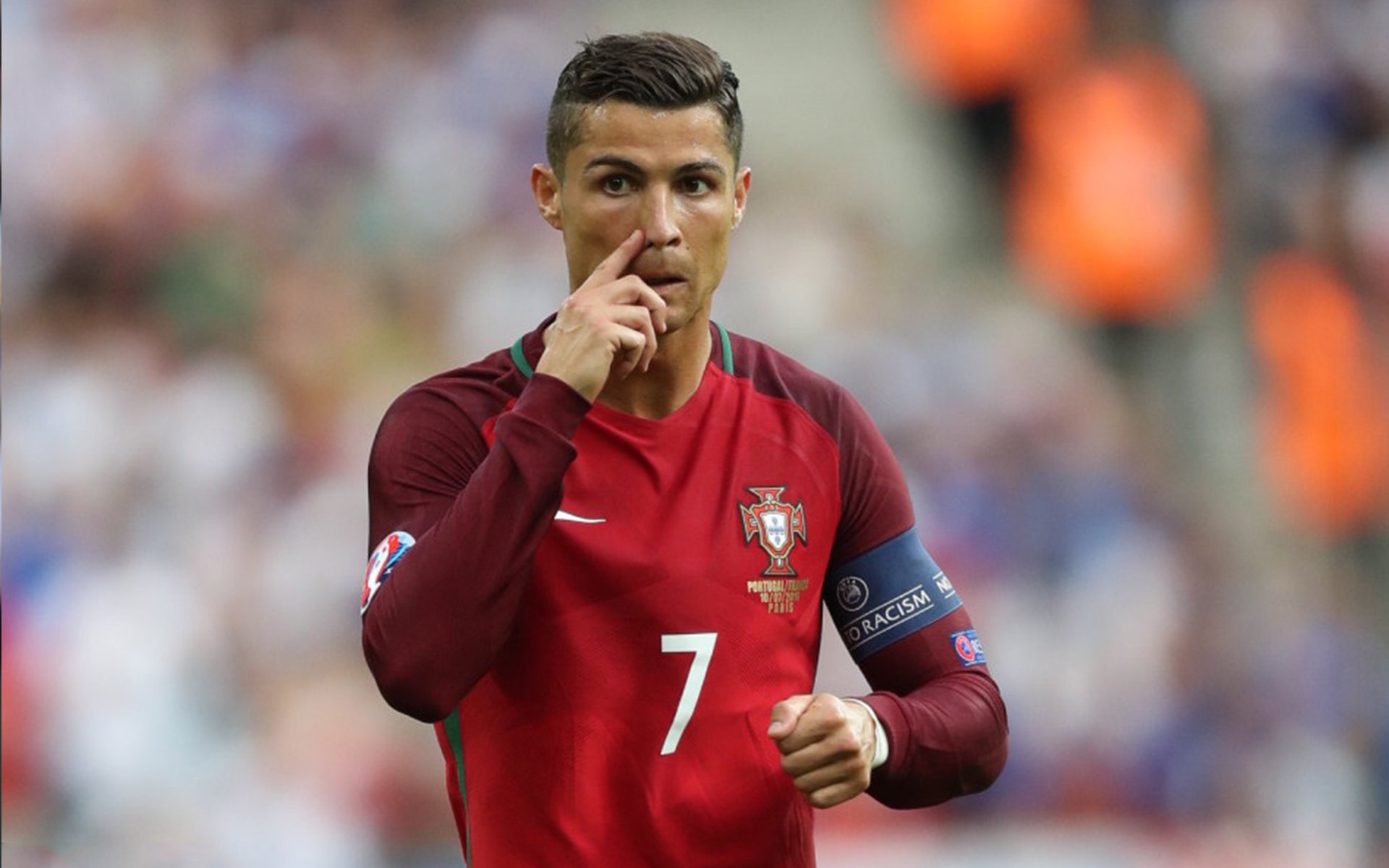 米兰体育登陆-贝克汉姆获封爵士，小七优雅亮相，贝克汉姆 小七